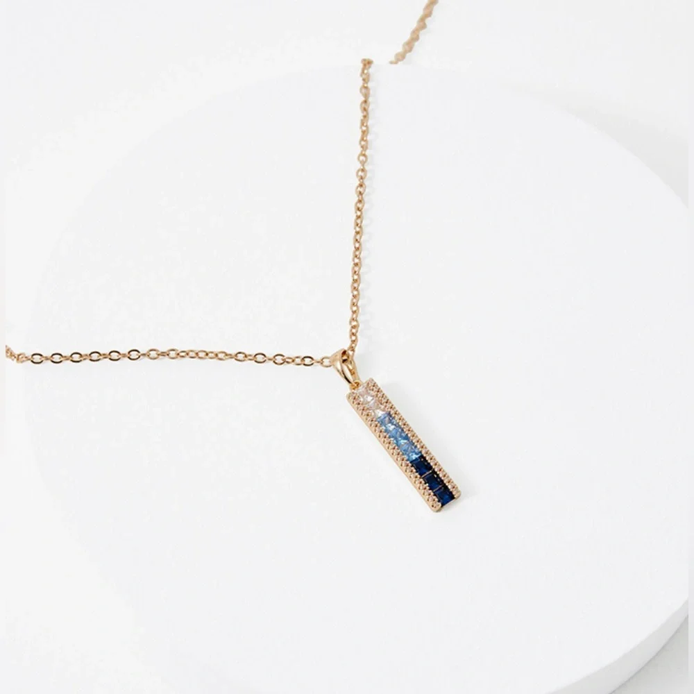 NWT💎VINCE CAMUTO Blue Ombre CZ Bar Necklace, Gold w/Blue & Clear stones - Picture 3 of 13